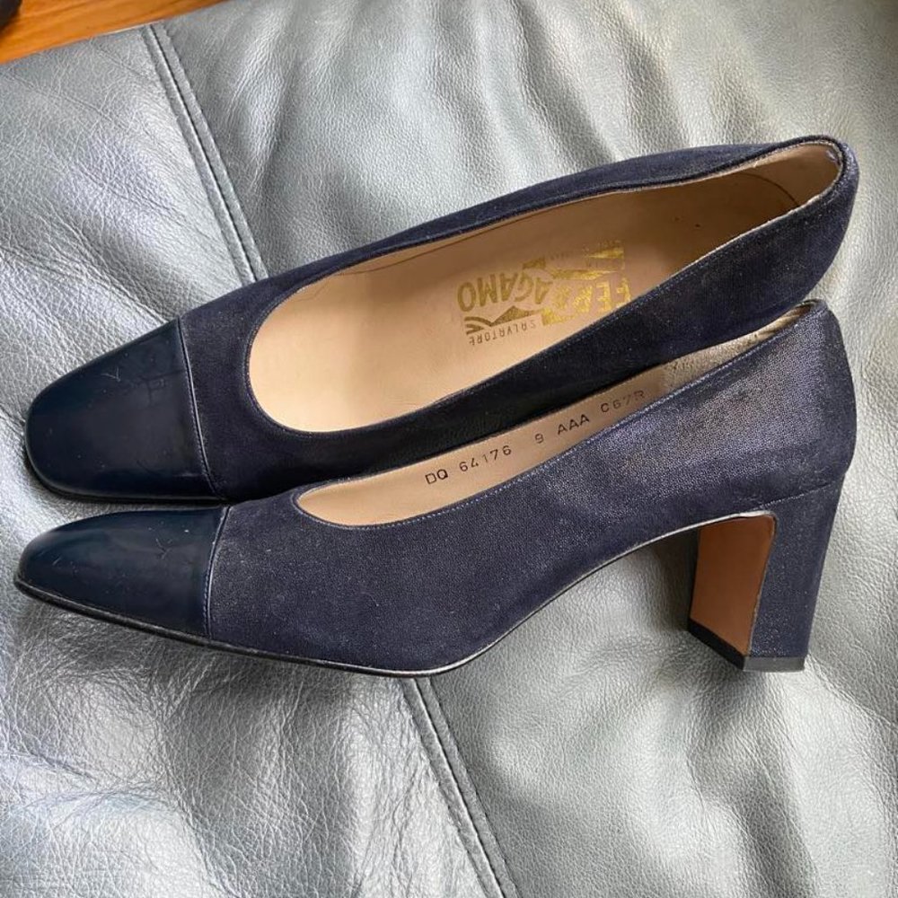 Ferragamo Women's Black Pumps - Size 9 Narrow